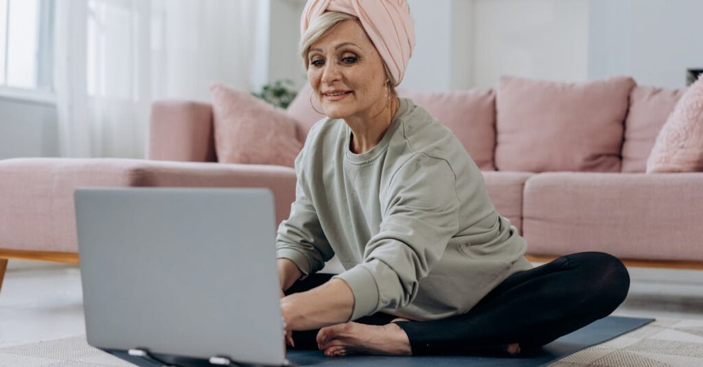 découvrez la technologie de l'essayage virtuel qui vous permet d'essayer des vêtements en ligne depuis le confort de chez vous. trouvez votre style idéal sans contraintes grâce à des solutions innovantes et immersives.